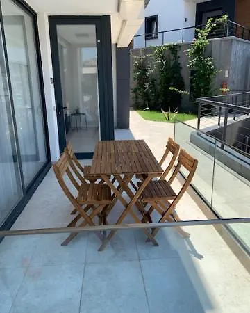 New Luxury In City Apartment *